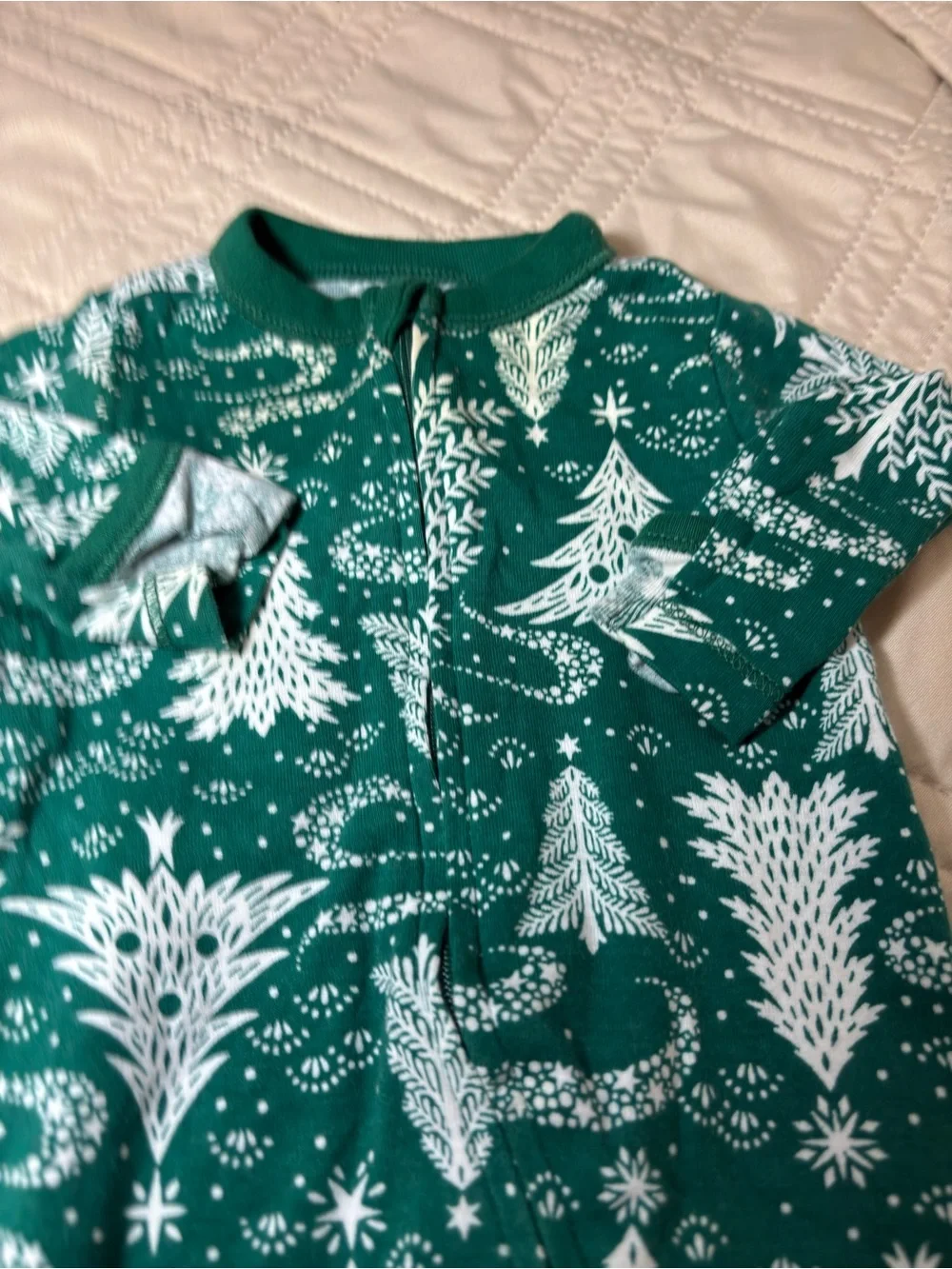 Old Navy Newborn Holiday Footed Baby Red & Green outfits
